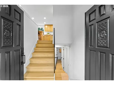 17855 Deerbrush Avenue Lake Oswego OR 97035
