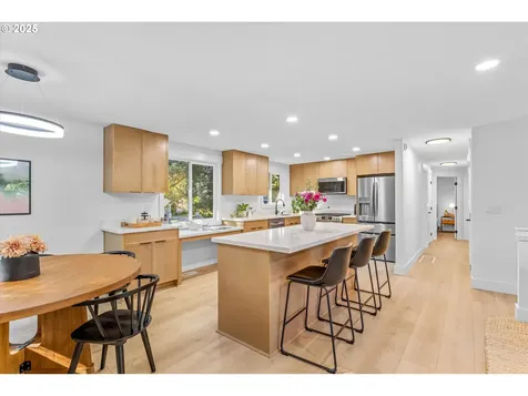 17855 Deerbrush Avenue Lake Oswego OR 97035