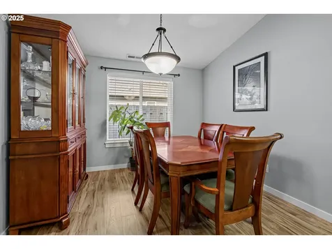 2213 Equestrian Loop S Salem OR 97302