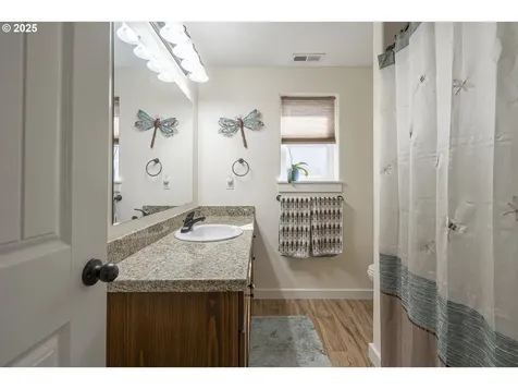 2213 Equestrian Loop S Salem OR 97302