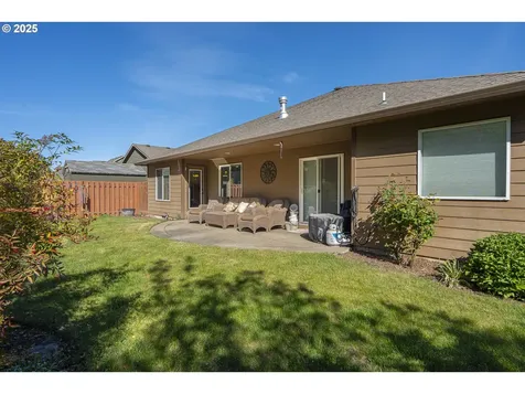 2213 Equestrian Loop S Salem OR 97302