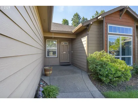 2213 Equestrian Loop S Salem OR 97302