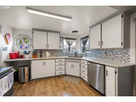 220 21st Street Springfield OR 97477