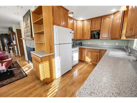 1864 4th Street Astoria OR 97103