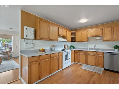 7211 SE 84th Avenue Portland OR 97266