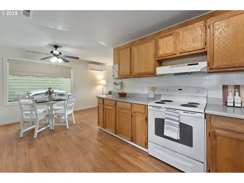 7211 SE 84th Avenue Portland OR 97266