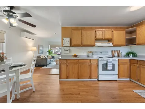 7211 SE 84th Avenue Portland OR 97266