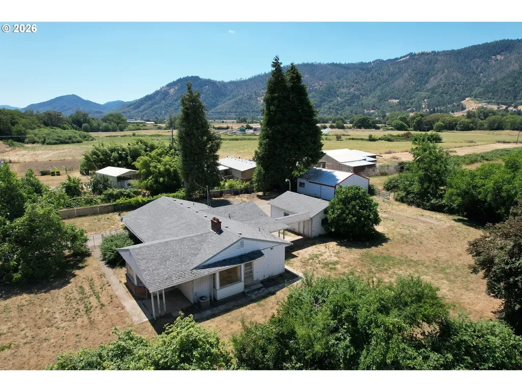 309 N Old Pacific Highway Myrtle Creek OR 97457