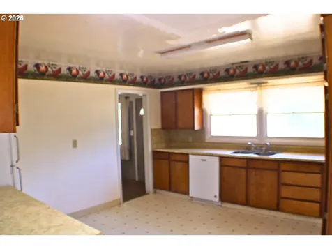 309 N Old Pacific Highway Myrtle Creek OR 97457