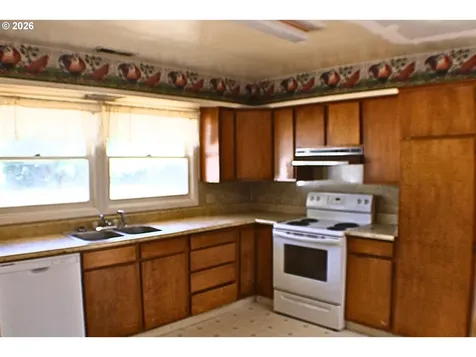309 N Old Pacific Highway Myrtle Creek OR 97457
