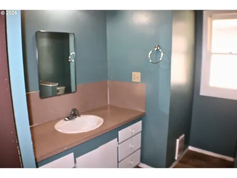309 N Old Pacific Highway Myrtle Creek OR 97457