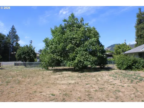 309 N Old Pacific Highway Myrtle Creek OR 97457