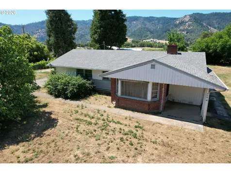 309 N Old Pacific Highway Myrtle Creek OR 97457