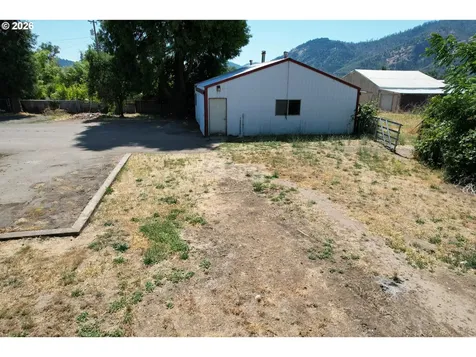 309 N Old Pacific Highway Myrtle Creek OR 97457