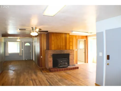 309 N Old Pacific Highway Myrtle Creek OR 97457