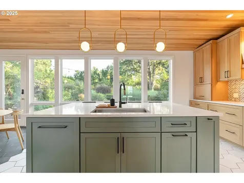 6328 SW Brugger Street Portland OR 97219