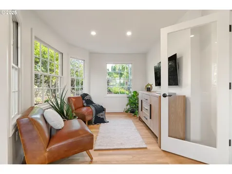 6328 SW Brugger Street Portland OR 97219