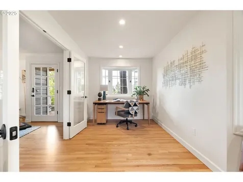 6328 SW Brugger Street Portland OR 97219