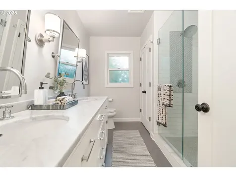 6328 SW Brugger Street Portland OR 97219