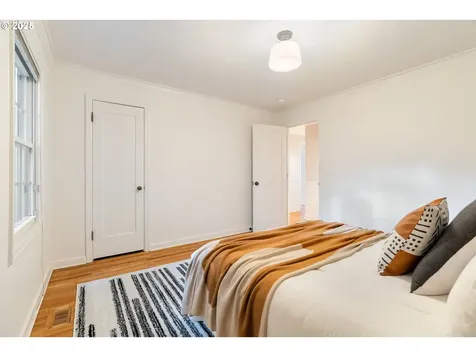 6328 SW Brugger Street Portland OR 97219