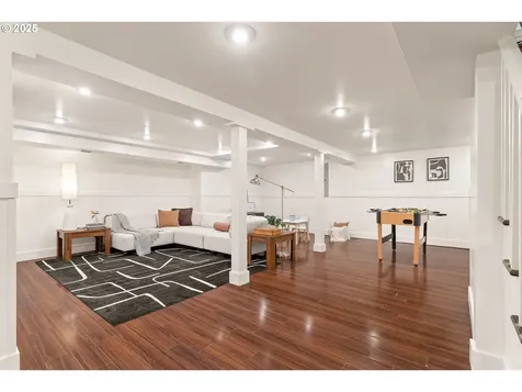 6328 SW Brugger Street Portland OR 97219