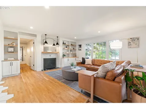 6328 SW Brugger Street Portland OR 97219