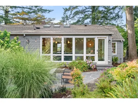 6328 SW Brugger Street Portland OR 97219