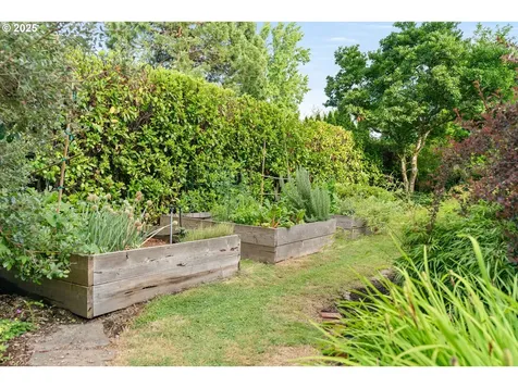 6328 SW Brugger Street Portland OR 97219
