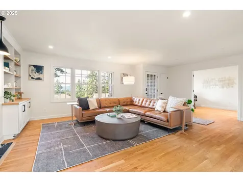 6328 SW Brugger Street Portland OR 97219