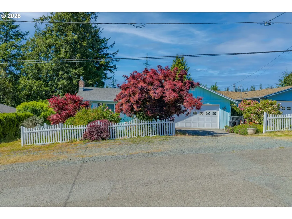 1707 View Street Myrtle Point OR 97458