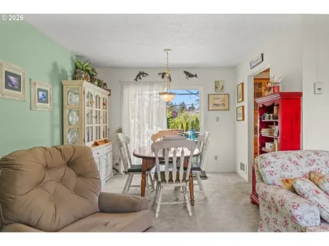 1707 View Street Myrtle Point OR 97458