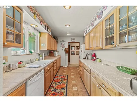 1707 View Street Myrtle Point OR 97458