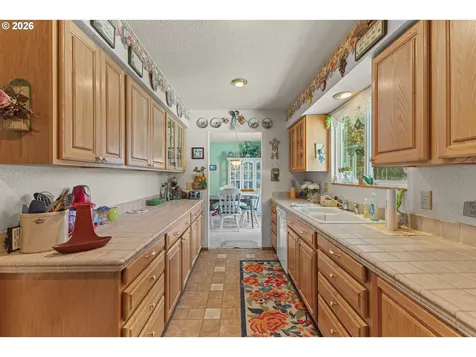 1707 View Street Myrtle Point OR 97458