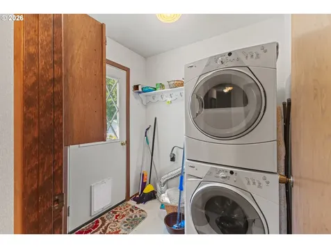 1707 View Street Myrtle Point OR 97458