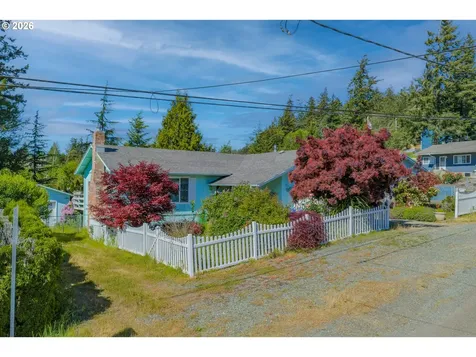 1707 View Street Myrtle Point OR 97458