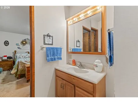1707 View Street Myrtle Point OR 97458