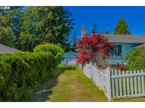 1707 View Street Myrtle Point OR 97458