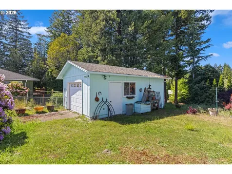 1707 View Street Myrtle Point OR 97458