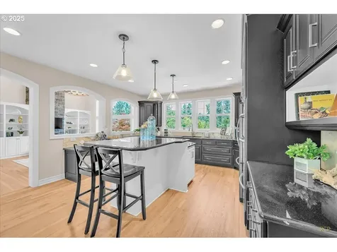 1033 NW Eloise Lane Portland OR 97229