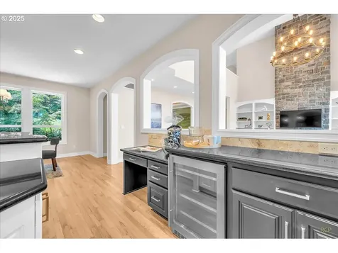 1033 NW Eloise Lane Portland OR 97229