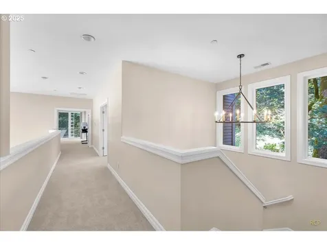 1033 NW Eloise Lane Portland OR 97229