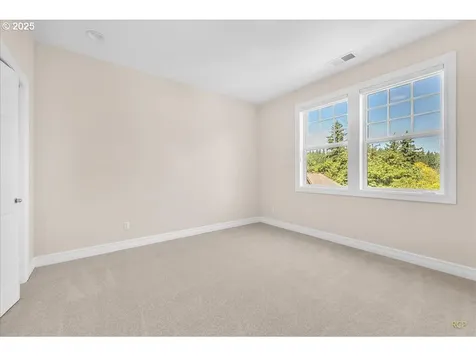 1033 NW Eloise Lane Portland OR 97229