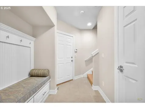 1033 NW Eloise Lane Portland OR 97229