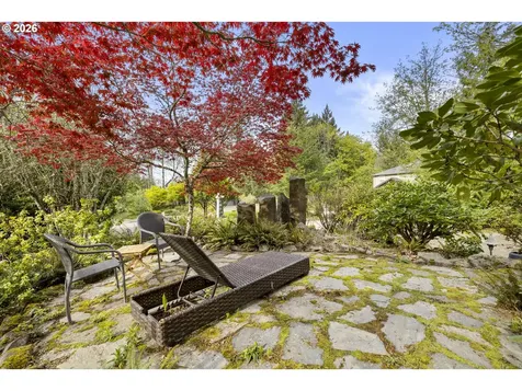 1033 NW Eloise Lane Portland OR 97229