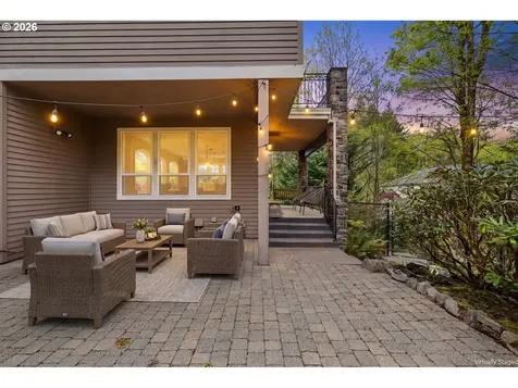 1033 NW Eloise Lane Portland OR 97229