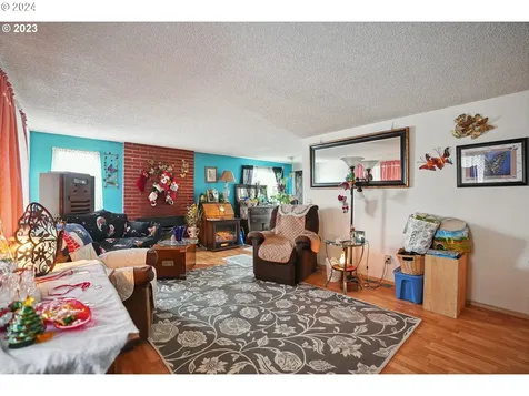 9630 SE Foster Road Portland OR 97266