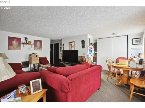 9630 SE Foster Road Portland OR 97266