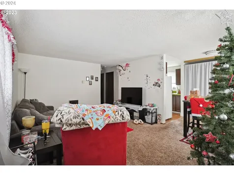 9630 SE Foster Road Portland OR 97266
