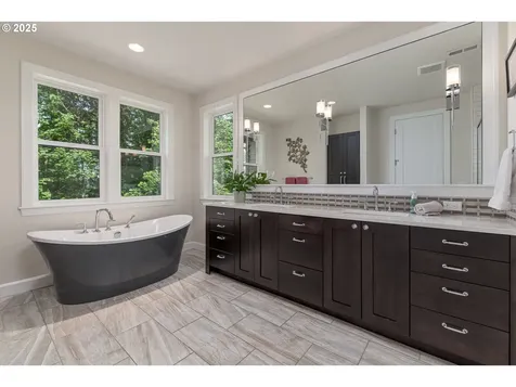 1221 Glenmorrie Drive Lake Oswego OR 97034
