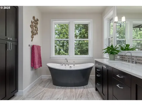 1221 Glenmorrie Drive Lake Oswego OR 97034